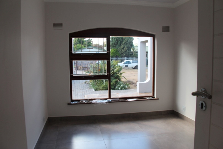 To Let 4 Bedroom Property for Rent in Dormehls Drift Western Cape